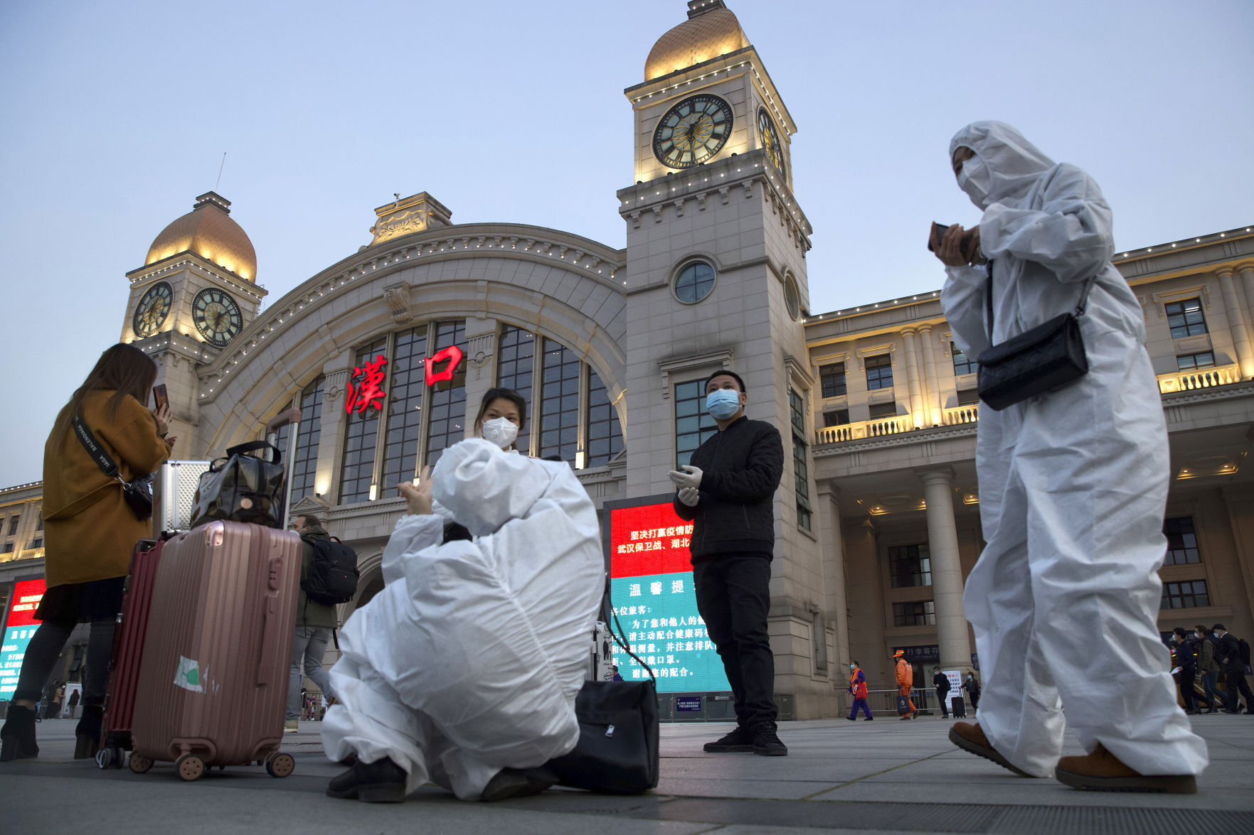 APTOPIX Virus Outbreak China Lockdown Lifted